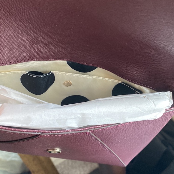 ♠️ Kate Spade Maroon Envelope Purse - Picture 2 of 6